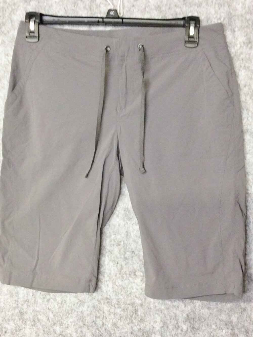 Columbia Womens Size 12 Grey Outdoor Hiking Shorts Lightweight Pockets